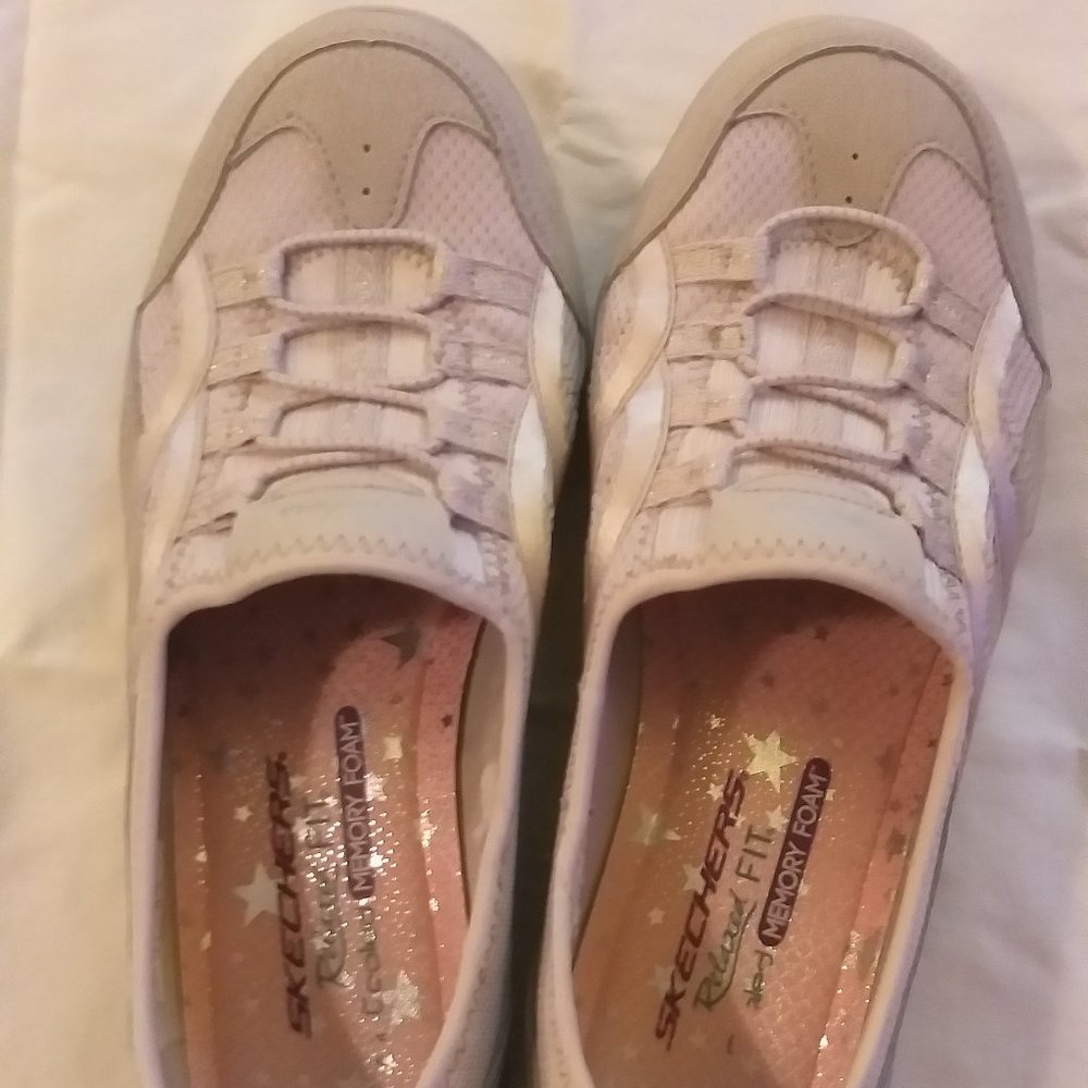 Sketchers walking shoe, size 7, beige